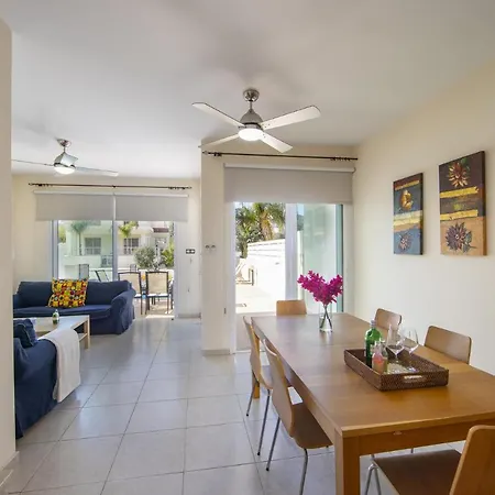 Βίλα You And Your Family Will Love This 5 Star With Private Pool Near Fig Tree Bay, 1430 *