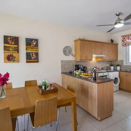 You And Your Family Will Love This 5 Star With Private Pool Near Fig Tree Bay, 1430 Βίλα *