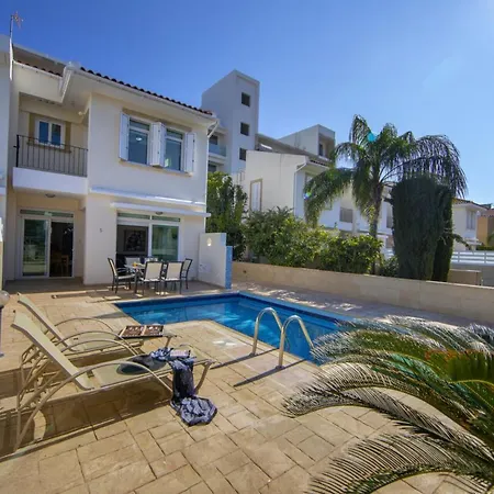 You And Your Family Will Love This 5 Star With Private Pool Near Fig Tree Bay, 1430 * Πρωταράς