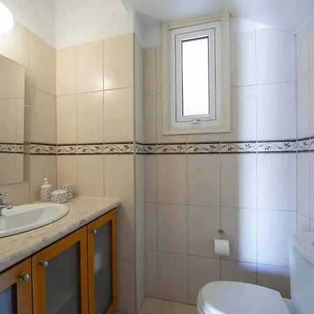 You And Your Family Will Love This 5 Star With Private Pool Near Fig Tree Bay, 1430 Βίλα Πρωταράς