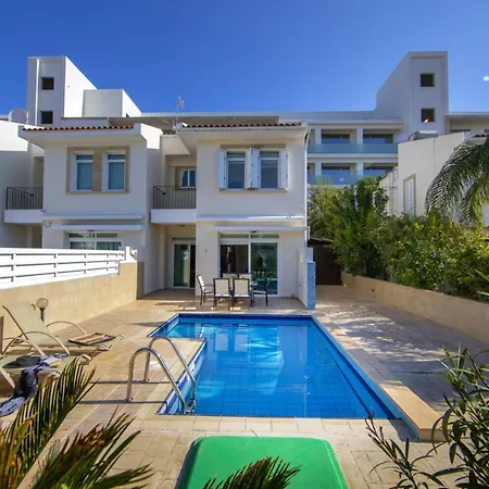 You And Your Family Will Love This 5 Star With Private Pool Near Fig Tree Bay, 1430 Βίλα