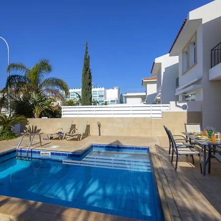 You And Your Family Will Love This 5 Star With Private Pool Near Fig Tree Bay, 1430 Βίλα *